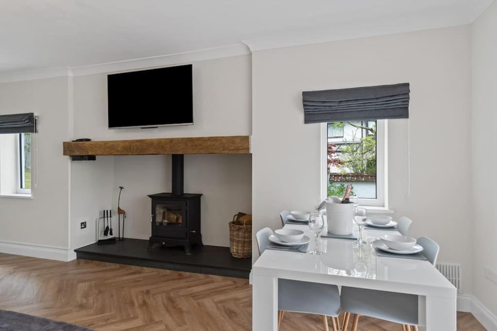 White Cottage Stunning Contemporary 2 Bedroom 2 Ensuite Annex With Hot Tub Plymouth Exteriör bild