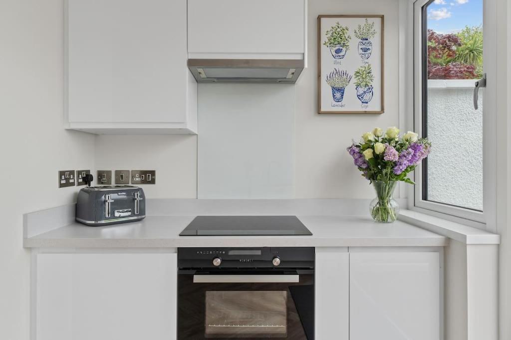 White Cottage Stunning Contemporary 2 Bedroom 2 Ensuite Annex With Hot Tub Plymouth Exteriör bild